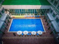 广州白云机场铂尔曼大酒店 - 室外游泳池