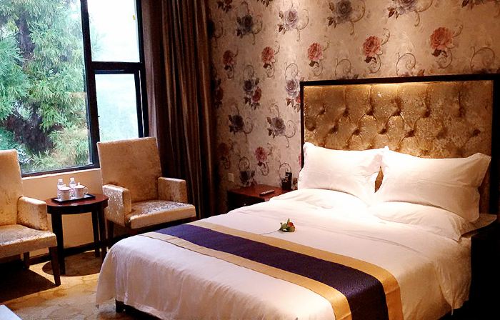 Lianhu Hotel