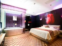 广州亿达酒店 - 浪漫主题大床房