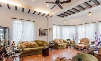 Nunu Haus Guest House