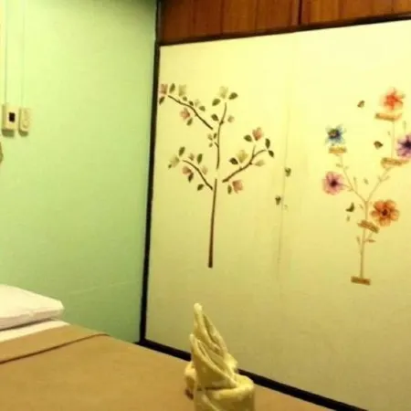 SidaRe Bed and Breakfast Отели рядом с достопримечательностью «Станция метро Sutthisan»