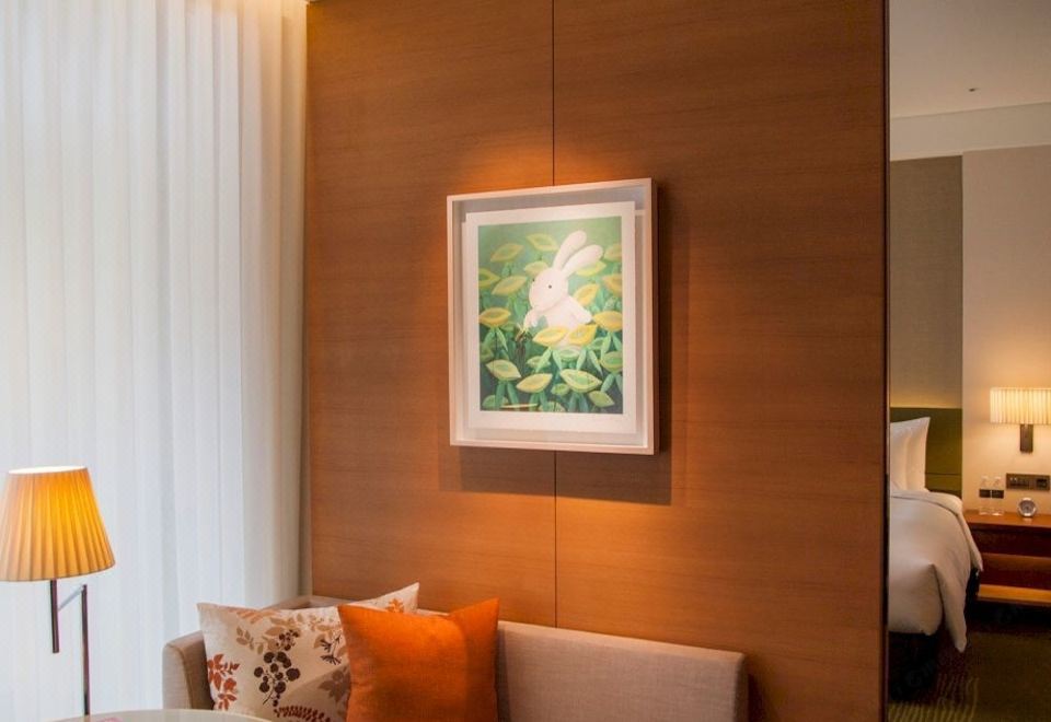 1. 에슬라이트 호텔..