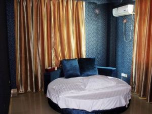 Quanzhou Overseas Chinese Theme Apartment