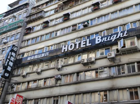 เครือโรงแรมบิวตี้ ไทเป - โรงแรมบีไนท์ (โรงแรมที่เช็คอินด้วยตนเอง)