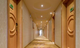 Vienna Hotel (Changlong Dashi River Garden Store in Panyu, Guangzhou)