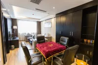 Nanyang Huaguang Hotel (Wolonggang Scenic Area Railway Station Branch)