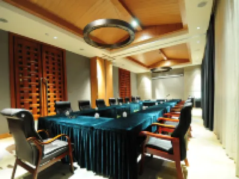 張家口湯印溫泉假日酒店(崇禮富龍滑雪場店) 張家口酒店