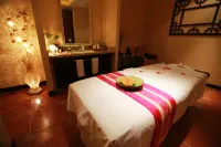 Soluxe Yishui Grand Hotel - parking