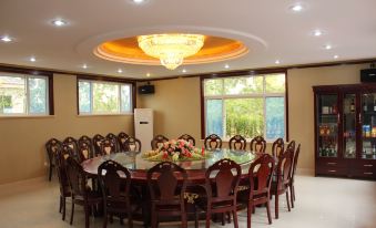 Dayang Ecological Village Holiday Hotel - Housity