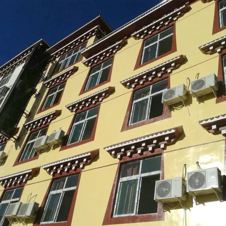 Batang Xinmengyuan Hotel