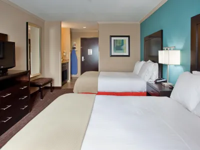 Holiday Inn Express & Suites North Kansas City Hotels in North Kansas City