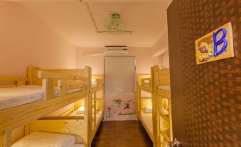 Golden House Hostel