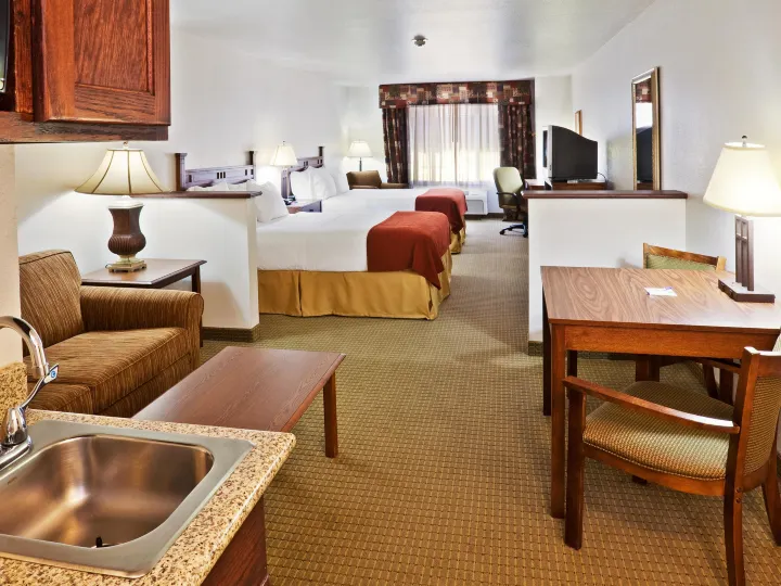 Holiday Inn Express & Suites Oklahoma City - Bethany