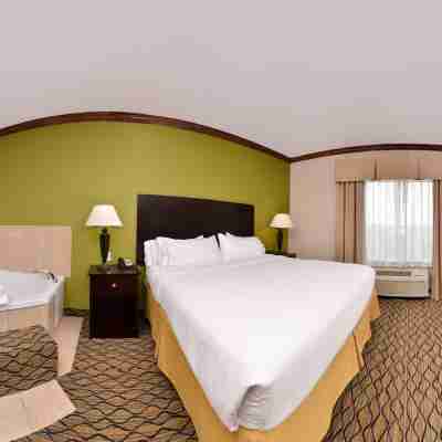 Holiday Inn Express & Suites Sherman Hwy 75 Rooms