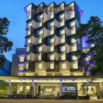 Holiday Inn Express JAKARTA WAHID HASYIM by IHG Отели рядом с достопримечательностью «Посольство Египта»