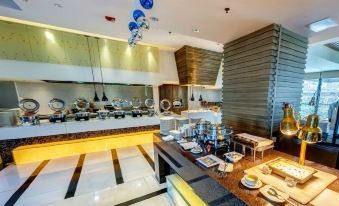 Jinling Hotel Beijing - Housity