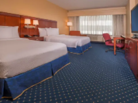 Courtyard Arlington Crystal City/Reagan National Airport Hotels near Arlington Cemetery