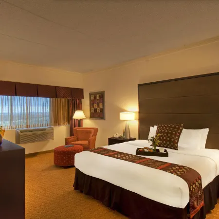 Crowne Plaza Suites MSP AIRPORT - MALL OF AMERICA by IHG
