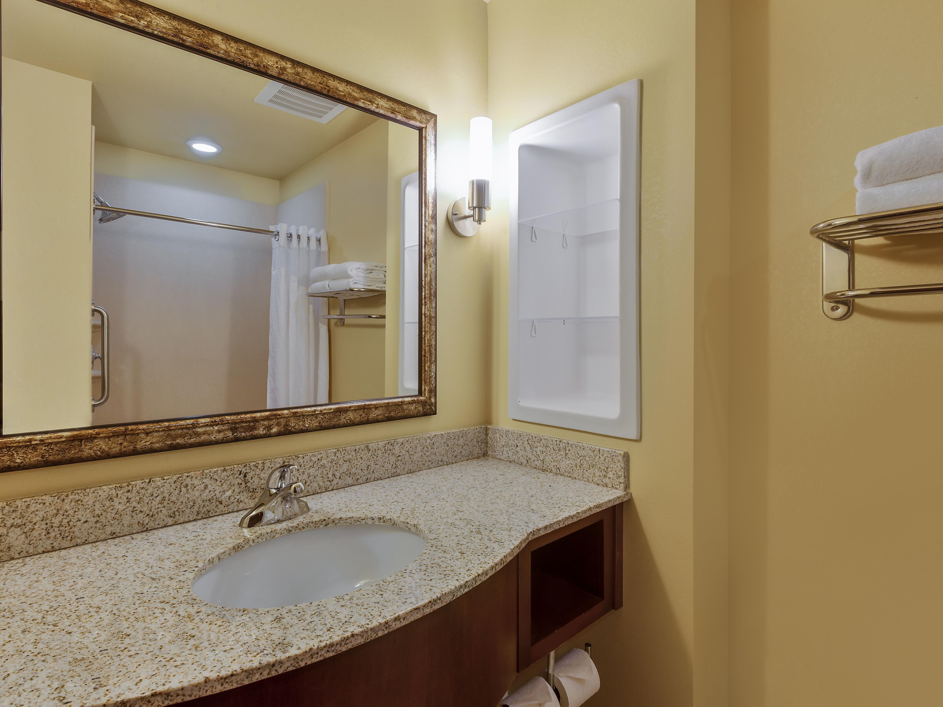 Holiday Inn Express Hotel & Suites Salina, an Ihg Hotel