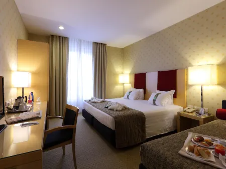 Holiday Inn Milan - Garibaldi Station Отели рядом с достопримечательностью «Moscova m2»