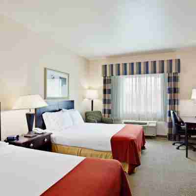 Holiday Inn Express & Suites GARDEN GROVE-ANAHEIM SOUTH Rooms