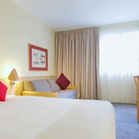 Novotel Manchester West Отели рядом с достопримечательностью «BBC Salford Quays»