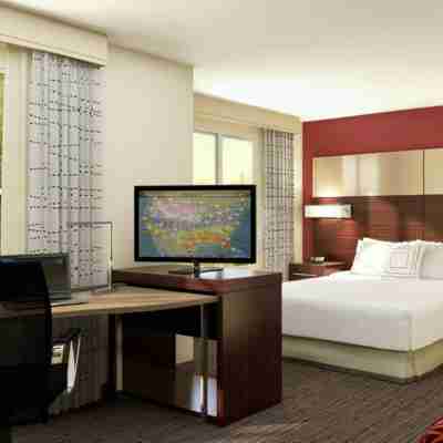 Residence Inn Akron South/Green Rooms