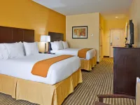 Holiday Inn Express & Suites GREENVILLE by IHG - Parkplatz