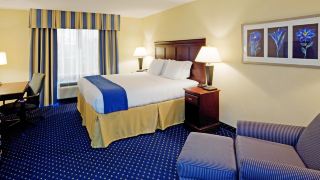 holiday-inn-express-and-suites-middleboro-raynham