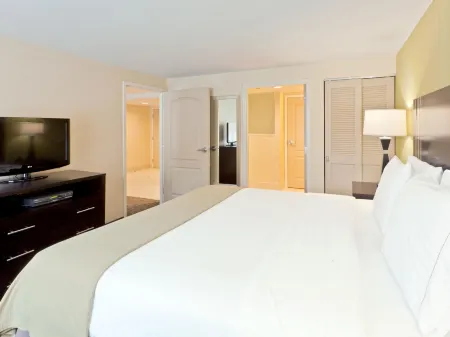 Holiday Inn Express Neptune