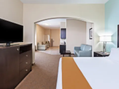 Holiday Inn Express & Suites VICTORIA by IHG