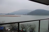 Nanbei Lake Huguang Shanju Holiday Hotel - Mountain view