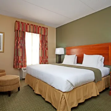 Holiday Inn Express & Suites CONOVER (HICKORY AREA) by IHG