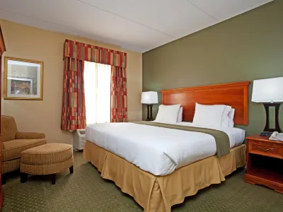 Holiday Inn Express & Suites Conover (Hickory Area) فنادق في نيوتن