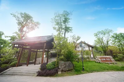 Songtang Courtyard Hotel dekat Stone Sculptures