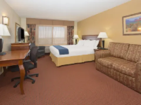 Holiday Inn Express & Suites LAS VEGAS by IHG