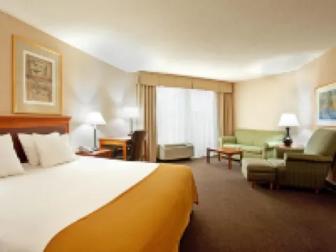 Holiday Inn Express & Suites CHICAGO-MIDWAY AIRPORT by IHG Hotels in Bedford Park