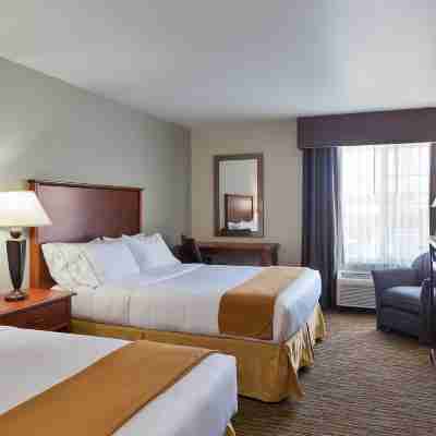 Holiday Inn Express & Suites Sioux Falls at Empire Mall Rooms