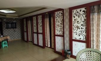 Langzhong Lanqiao Business Hotel
