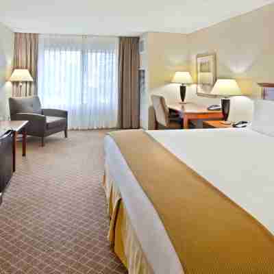 Holiday Inn Express & Suites LACEY - OLYMPIA by IHG Rooms
