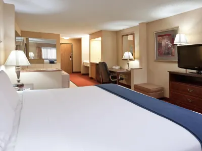 Holiday Inn Express MT. Vernon فنادق في Mount Vernon