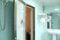 Jinlaifu Business Hotel