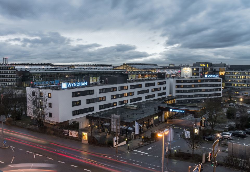 1. 윈덤 슈투트가르..