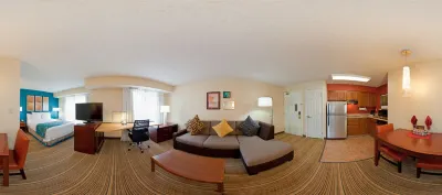 Residence Inn Houston Sugar Land/Stafford Hotel dekat AMF Stafford Lanes
