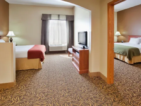 Holiday Inn Express & Suites COLUMBUS by IHG Các khách sạn ở 