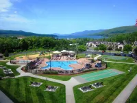 Holiday Inn Resort Lake George - Adirondack Area Hôtels à : Lake George