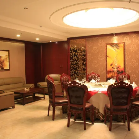 Huilong Business Hotel