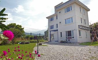 Leisure Village Tree Bed and Breakfast