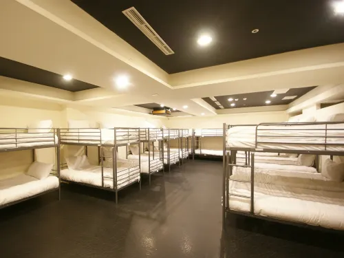 Single Inn Kaohsiung Linsen - Losmen