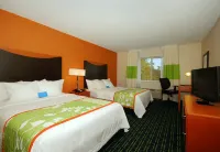 Fairfield Inn & Suites Canton Hotels in Plain Township